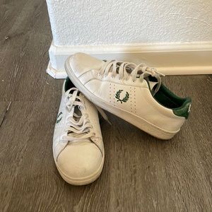 Fred Perry Scotch Grain Leather Sneakers in Off White